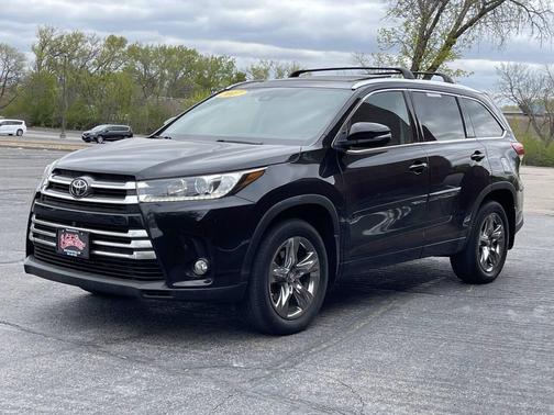 Midnight Black Metallic 2017 Toyota Highlander Limited Platinum