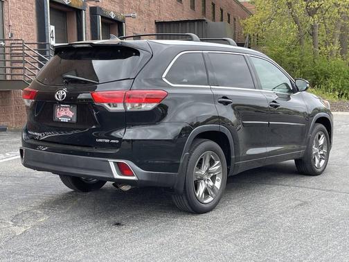 Midnight Black Metallic 2017 Toyota Highlander Limited Platinum