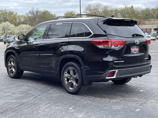 Midnight Black Metallic 2017 Toyota Highlander Limited Platinum