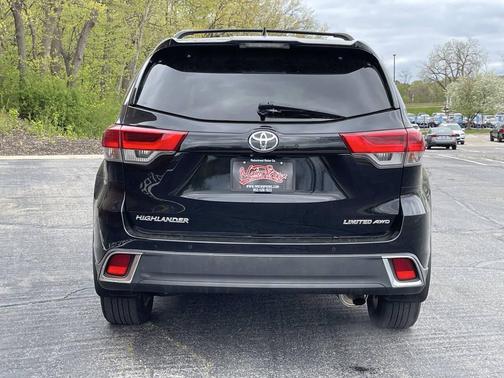 Midnight Black Metallic 2017 Toyota Highlander Limited Platinum