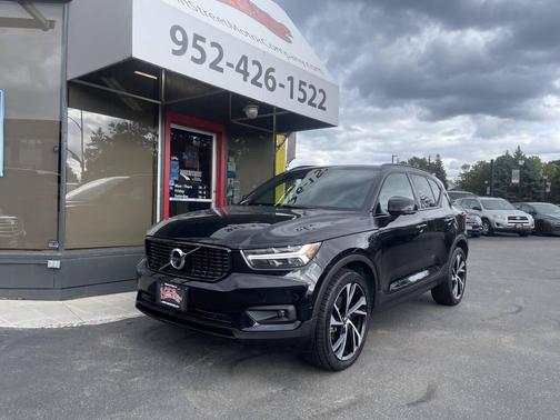 2019 Volvo XC40 T5 R-Design