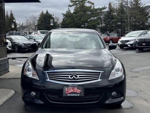 2015 INFINITI Q40 Base
