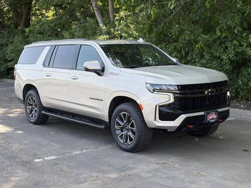 Gold 2021 Chevrolet Suburban Z71