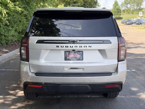 Gold 2021 Chevrolet Suburban Z71