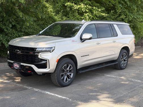 Gold 2021 Chevrolet Suburban Z71