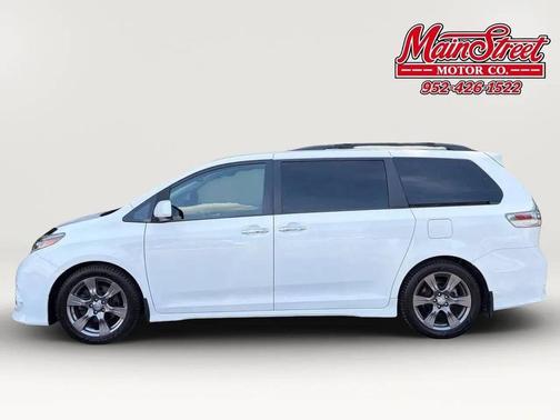 Super White 2017 Toyota Sienna SE Premium