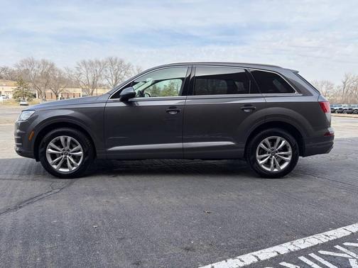 2019 Audi Q7 55 Premium Plus
