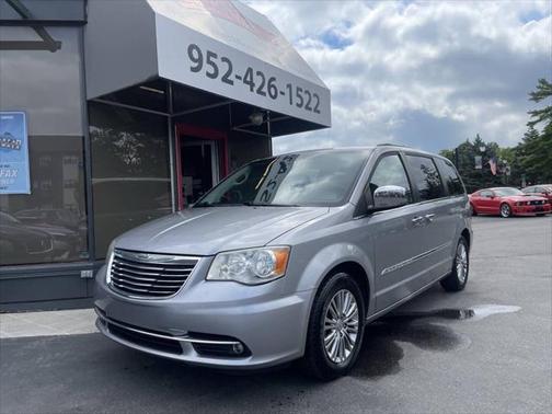 2013 Chrysler Town & Country Touring-L