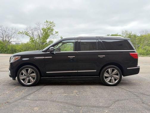 Black 2018 Lincoln Navigator Reserve
