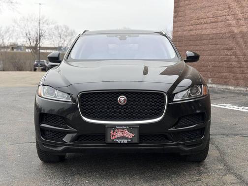 2018 Jaguar F-PACE 25t Premium