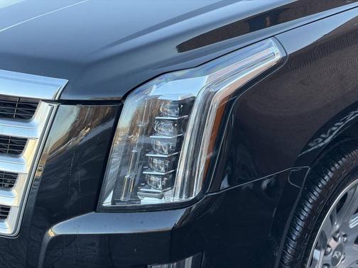 2019 Cadillac Escalade Luxury
