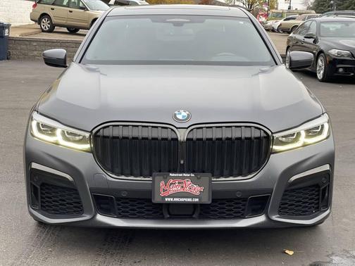 2021 BMW 750 i xDrive