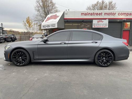 2021 BMW 750 i xDrive