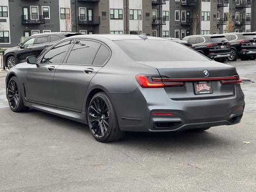 2021 BMW 750 i xDrive