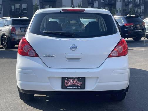 2011 Nissan Versa 1.8 S