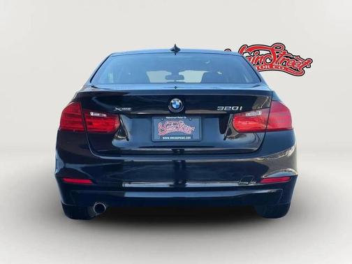 Black 2015 BMW 320 i