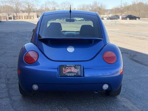 Blue 2003 Volkswagen New Beetle GLS TDI