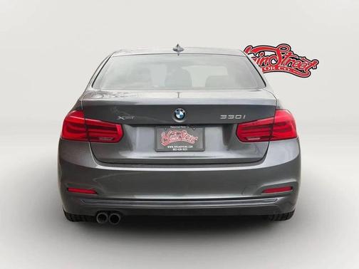 Mineral Gray Metallic 2018 BMW 330 xDrive