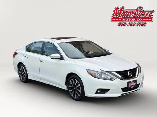White 2018 Nissan Altima 2.5 SL