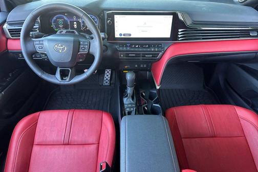 Wind Chill Pearl w/Midnight Black Metallic Roof 2026 Toyota Camry XSE