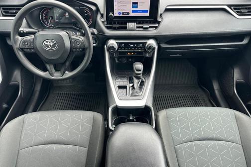 Ice Cap 2024 Toyota RAV4 XLE