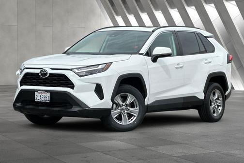 Ice Cap 2024 Toyota RAV4 XLE