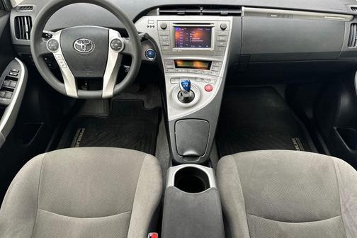2014 Toyota Prius Plug-in Base
