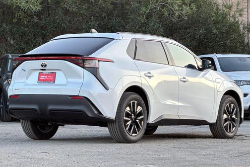 2026 Toyota bZ XLE Plus
