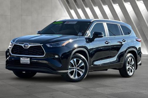 2025 Toyota Highlander Hybrid XLE
