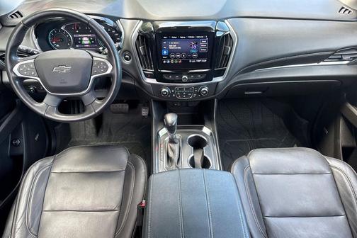 Graphite Metallic 2021 Chevrolet Traverse RS