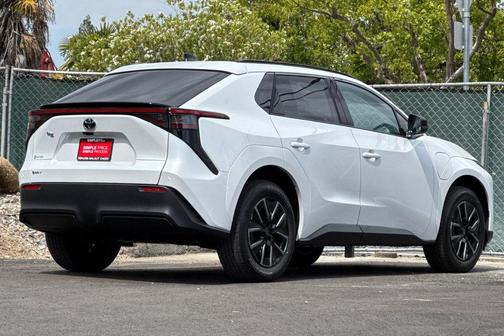 Wind Chill Prl 2026 Toyota bZ XLE Plus