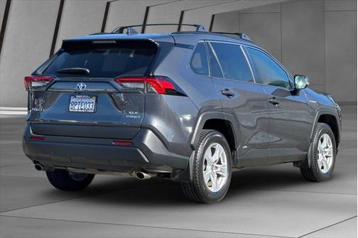 2020 Toyota RAV4 Hybrid XLE