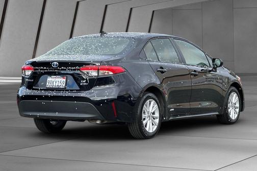 2025 Toyota Corolla Hybrid LE