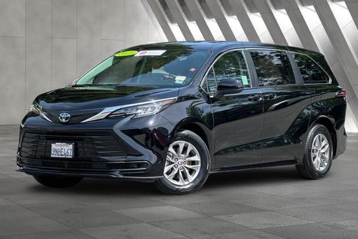 Midnight Black Metallic 2023 Toyota Sienna LE