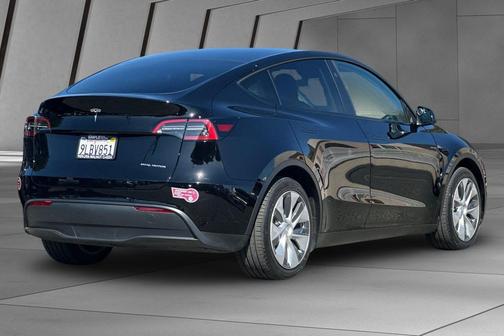 2024 Tesla Model Y Long Range Dual Motor All-Wheel Drive