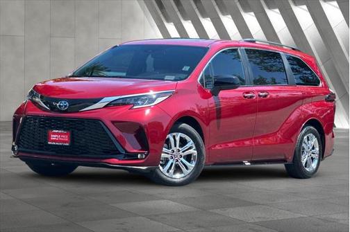 2022 Toyota Sienna XSE 7 Passenger