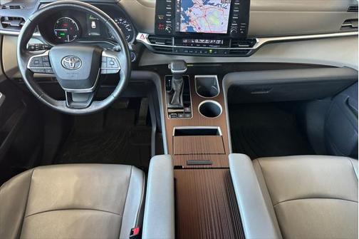 2021 Toyota Sienna XLE 8 Passenger