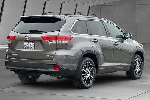 2018 Toyota Highlander SE