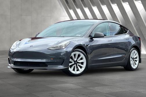 Midnight Silver Metallic 2023 Tesla Model 3 Standard Range