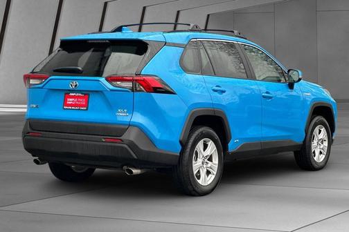 2021 Toyota RAV4 Hybrid XLE