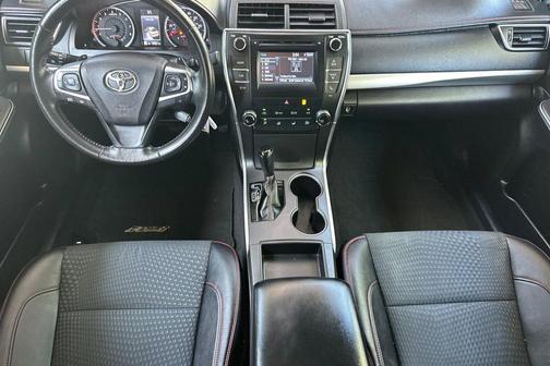 Creme Brulee Mica 2015 Toyota Camry SE