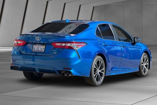 2019 Toyota Camry SE
