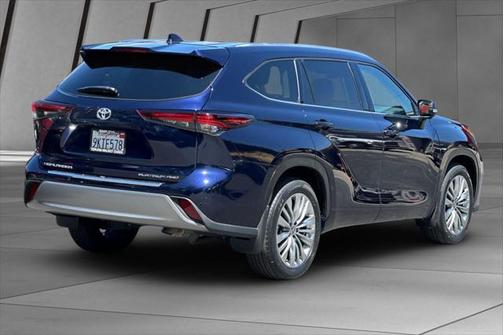 2024 Toyota Highlander Platinum