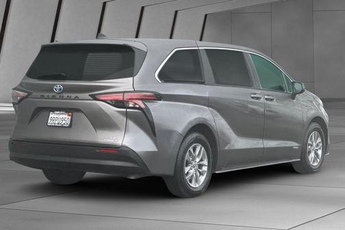 2021 Toyota Sienna LE