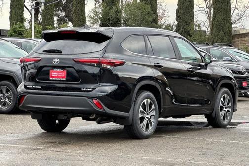 2026 Toyota Highlander XLE