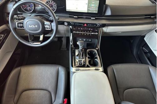 2022 Kia Carnival SX