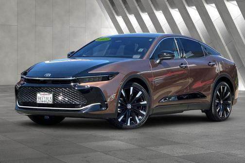 2023 Toyota Crown Platinum