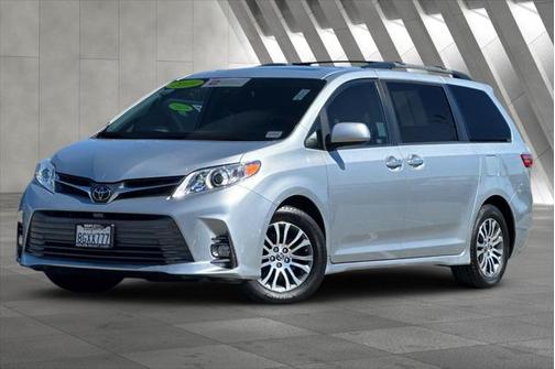 2019 Toyota Sienna XLE