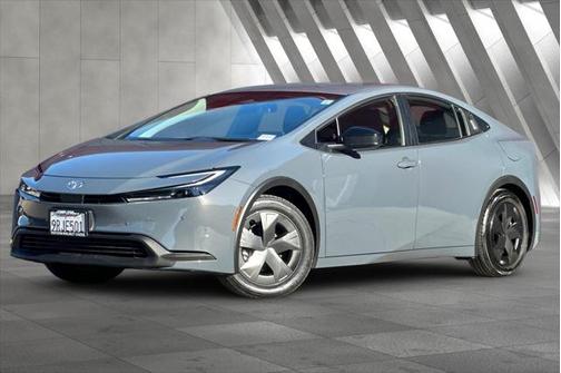 2024 Toyota Prius LE