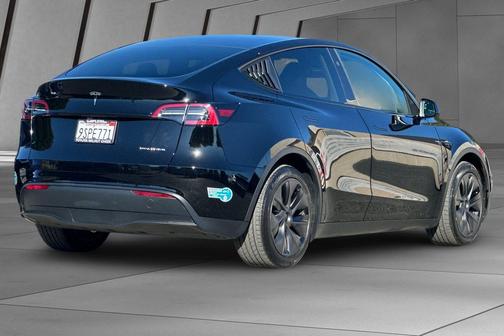 2025 Tesla Model Y Long Range Dual Motor All-Wheel Drive